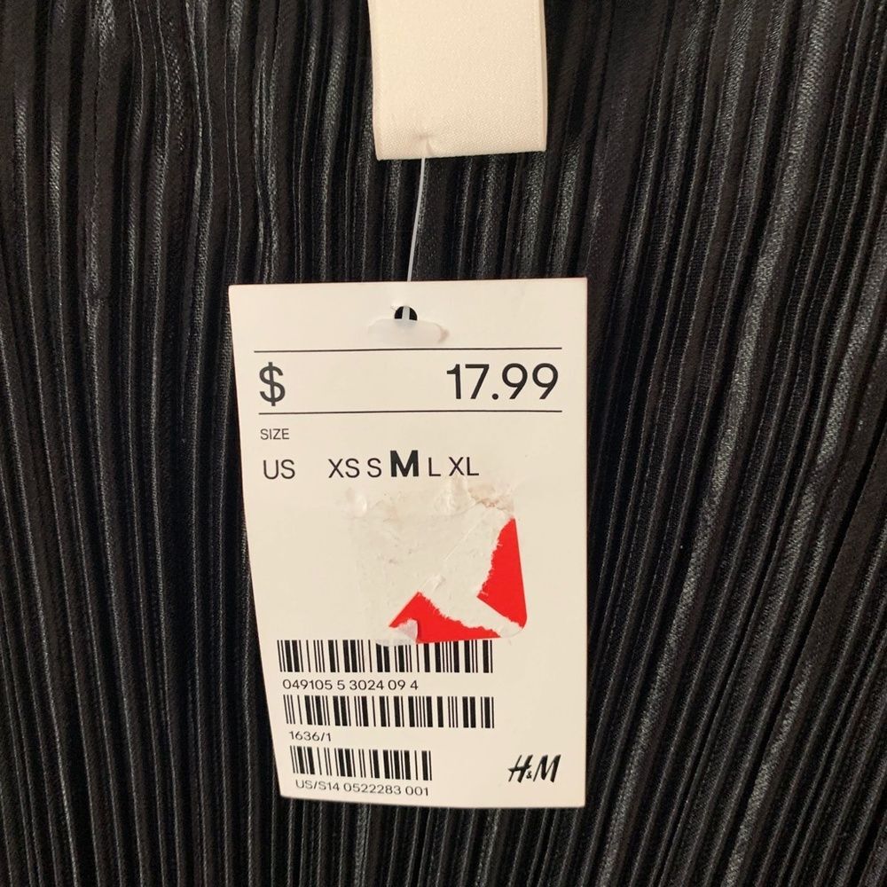 NWT H&M Black Pleated Cami Sz M - Picture 4 of 4